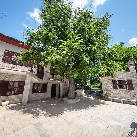 Apartments Mirjana 1655 Kanfanar Exteriér fotografie
